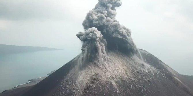  Gunung Anak Krakatau Alami Enam Kali Kegempaan