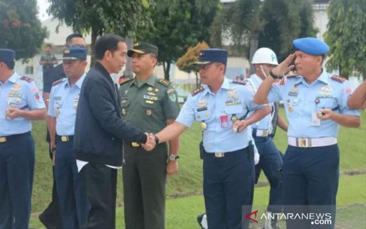  Helikopter Jokowi Balik Kanan karena Cuaca Buruk di Sukajaya Bogor