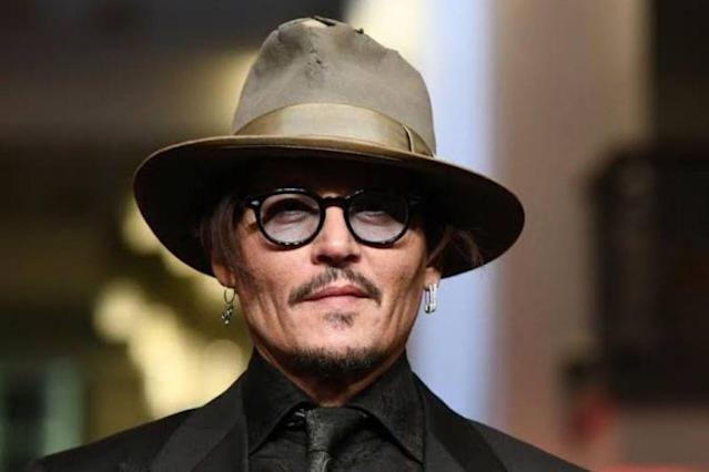  Johnny Depp Bersiap Tur Konser dengan Hollywood Vampires