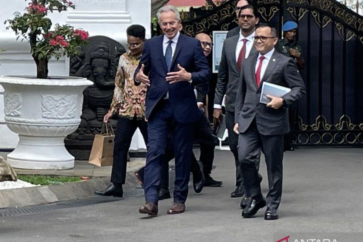 Presiden Jokowi Dan Tony Blair Bahas Investasi Energi Terbarukan di IKN