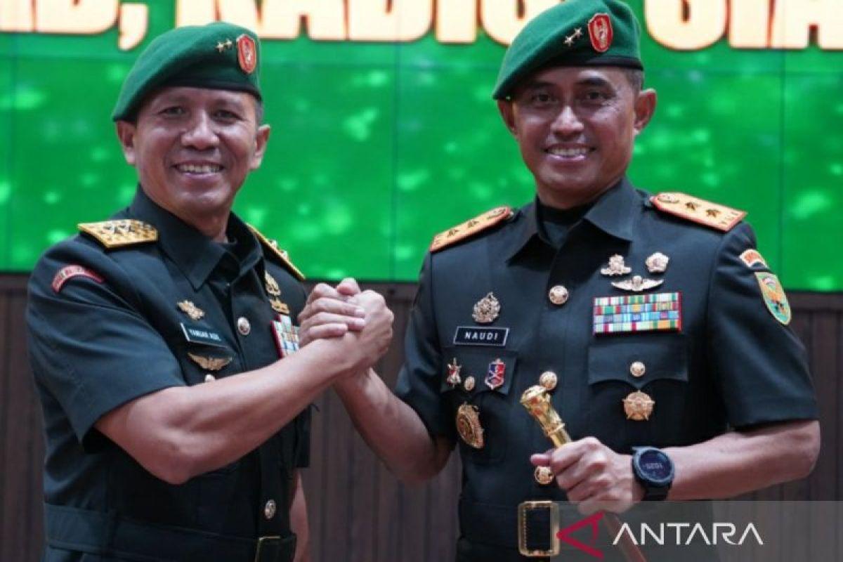 Mayjen TNI Naudi Terima Tongkat Komando Pangdam II Sriwijaya