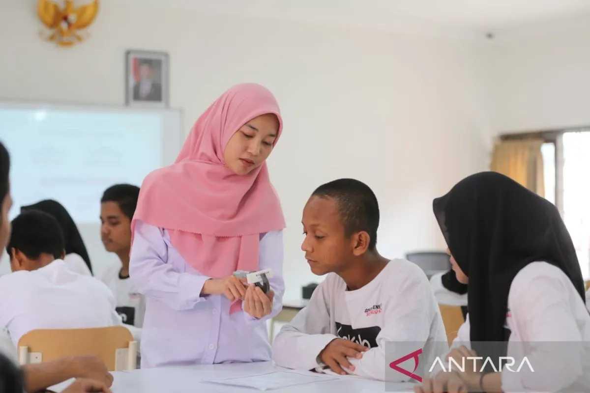 Dari Bengkel ke Bangku Sekolah, Perjalanan Akbar Meraih Mimpi di Sekolah Rakyat