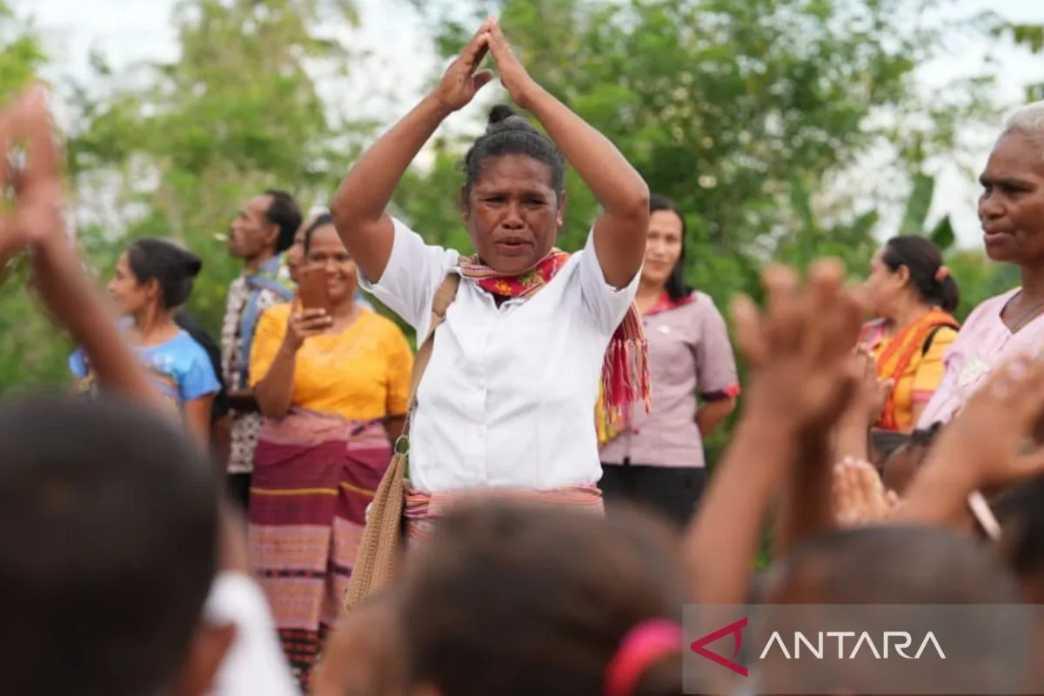 36 Tahun Mengajar dengan Upah 200 Ribu: Kisah Asnat Nenabu yang Kini Resmi Menjadi PPPK