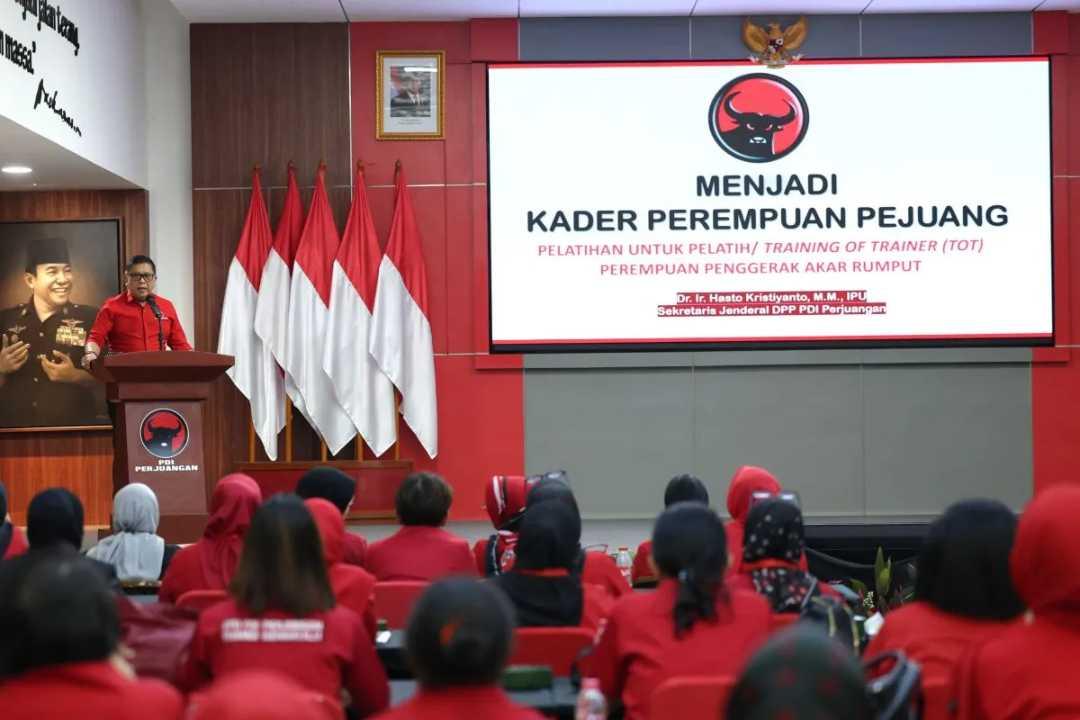 PDIP Perkuat Peran Perempuan, Hasto Dorong Kader Jadi Pelopor Perubahan