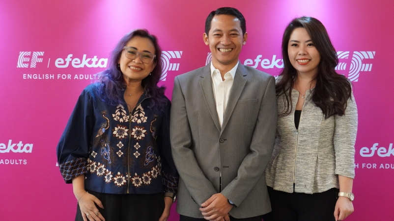 (kanan-kiri) Stefany Yacop, Marketing Director EF EFEKTA English for Adults Indonesia, Fanno Hendriawan, Operations Director EF EFEKTA English for Adults Indonesia, Wulan Ranny, Human Capital Strategic Consulta