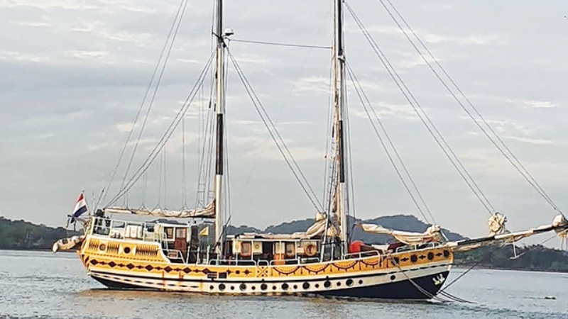 Arka-Kinari-Menjelajahi-Dunia-dan-Menyuarakan-Lingkungan-Dengan-Berlayar-3