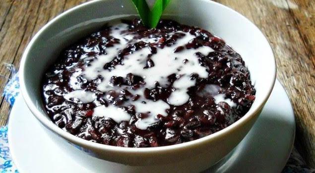  Bubur Ketan Hitam Saus Santan 