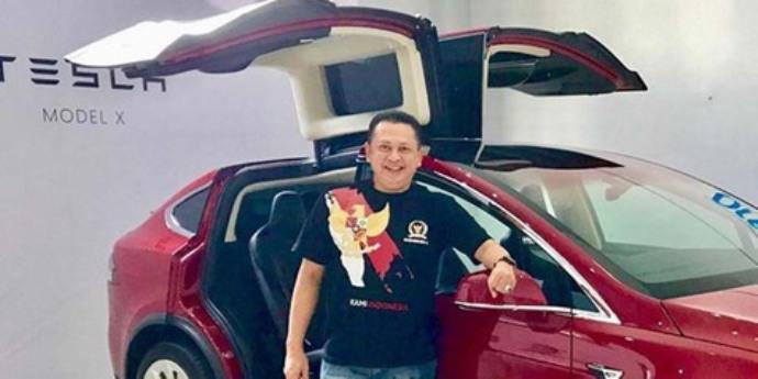  Anda Termasuk Penggila Mobil? Yuk, Kenali Ciri-ciri Berikut......