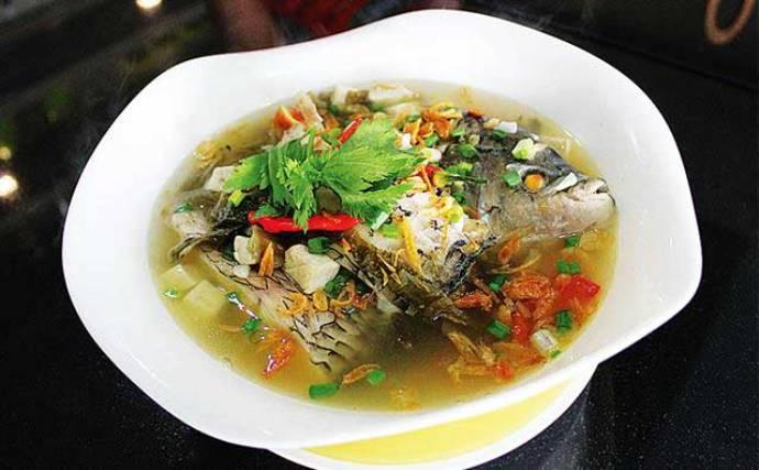  Maknyus, Menikmati Menu Sup Ikan Gurame Sawi Asin