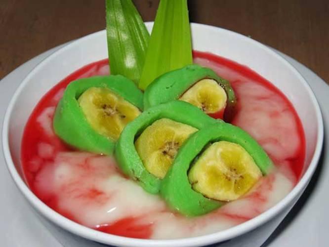  Segarnya Menikmati Es Pisang Ijo, Yuk Coba Resep Ini...