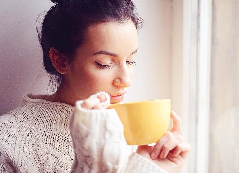  Lebih Baik Minum Teh atau Minum Kopi?