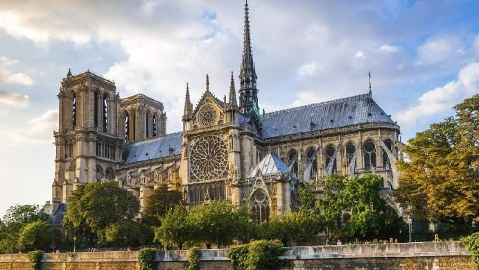  9 Fakta Bersejarah Katedral Notre-Dame yang Terbakar di Paris