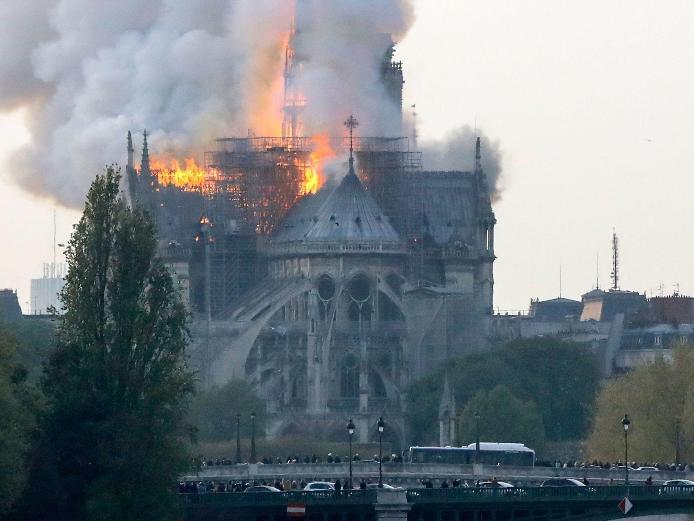  Ini Kronologis Kebakaran Besar Gereja Katedral Notre-Dame, Paris