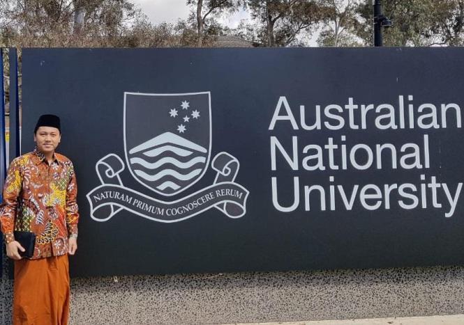  Meneguhkan Pesantren sebagai Laboratorium Perdamaian