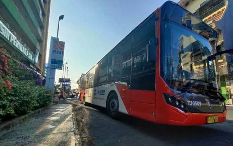  Transjakarta Gratiskan Tarif untuk Jemaat Gereja Katedral