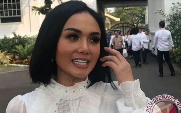  Yuni Shara Sambut Tahun Baru dengan Banjir