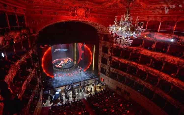  Ferrari Luncurkan Mobil F1 Baru SF1000 dengan Sentuhan Teatrikal