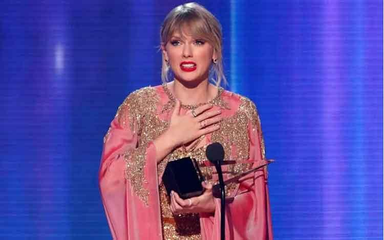  Taylor Swift Musisi Terlaris Dunia, Lewati Ed Sheeran dan Eilish