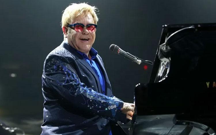  Elton John Sumbang 1 Juta Dolar untuk Darurat Corona