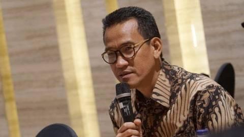  Umumkan Jajaran Komisaris Baru, Erick Copot  Refly Harun dari Komut Pelindo I