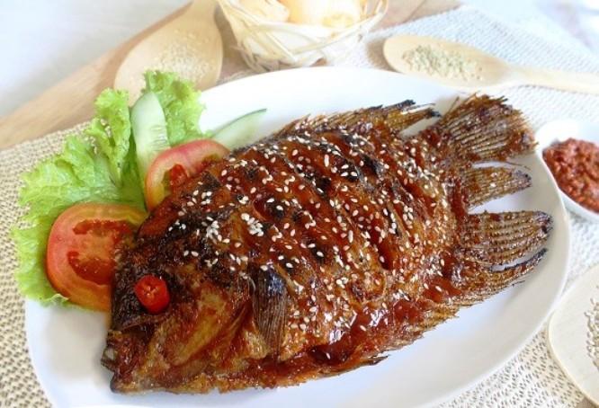  Begini Cara Memasak Ikan Gurame Goreng Saus Mentega yang Maknyus