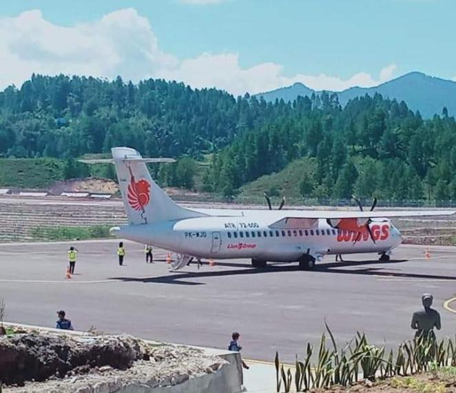  Pesawat Komersial Mendarat Perdana di Bandara Toraja