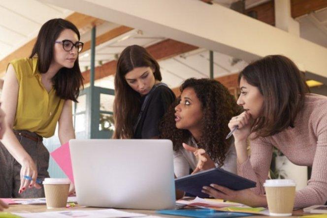  Survei Ini Sebut Perempuan Memikul Beban Lebih Berat saat Pandemi COVID-19