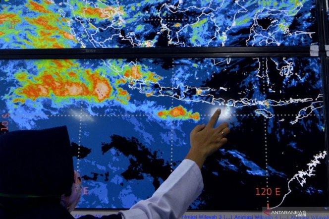  BMKG Peringatkan Potensi Cuaca Ekstrem dalam Sepekan ke Depan