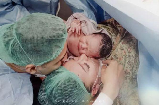  Lahir saat Natal, Ini Makna Nama Anak Pasangan Asmirandah dan Jonas Rivanno