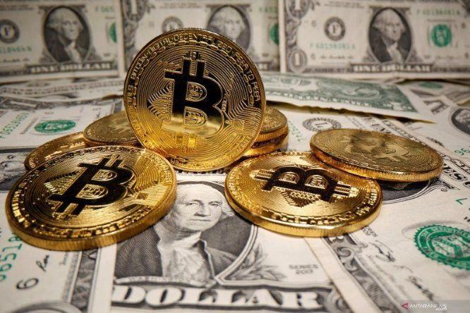  Akhir Pekan Lalu Dolar Turun Tipis Setelah Anjlok, Bitcoin Melonjak