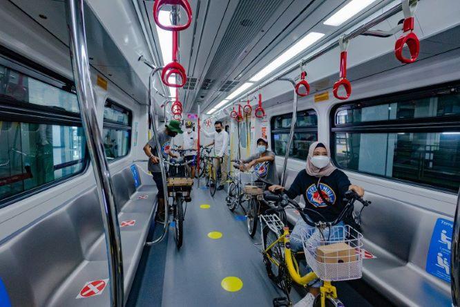  Mulai Hari Ini DKI Izinkan Sepeda Non Lipat Masuk Gerbong Belakang MRT