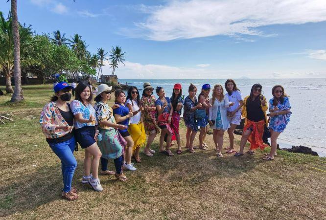  Menikmati Hamparan Pasir Putih dan Birunya Langit di Pantai Anyer