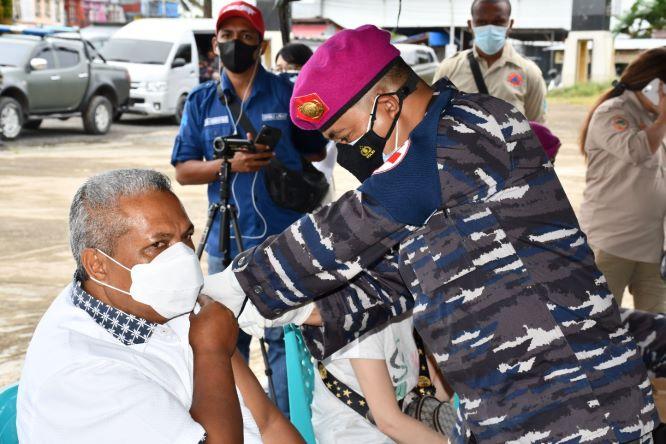  TNI AL Pasmar 3 Gelar Serbuan Vaksinasi  kepada Masyarakat Maritim di Kabupaten Sorong