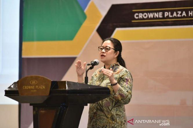  Ketua DPR Minta Pemerintah Perhatikan Nasib Guru Honorer