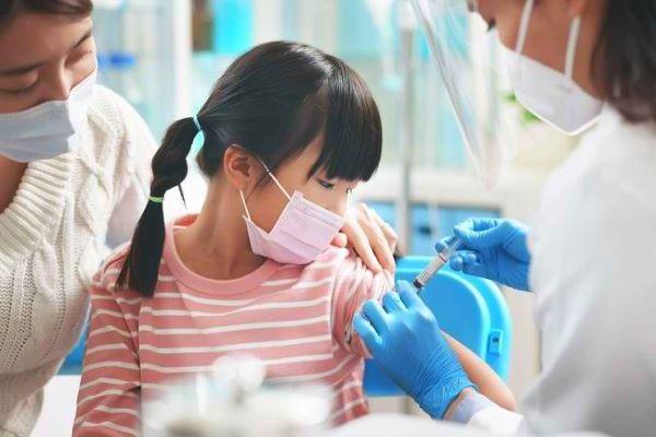  Jelang Perayaan Nataru, Pemerintah Bakal Ijinkan Vaksinasi Anak Usia 6-11 Tahun