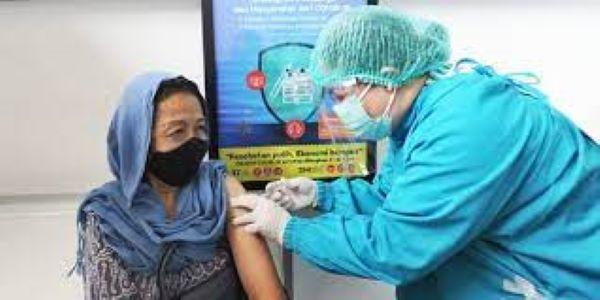  Vaksinasi Booster untuk Lansia Diberikan Tiga Bulan Usai Dosis Primer