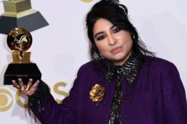  Arooj Aftab,  Penyanyi Pakistan Pertama Peraih Grammy 
