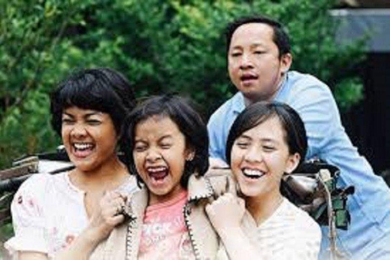  Mengasuh Anak Sederhana dan Menyenangkan ala Nirina Zubir dan Ringgo Agus