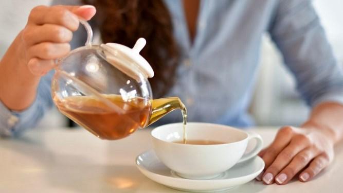  Tak Baik Minum Teh Bersamaan dengan Makan Besar, Ini Alasannya