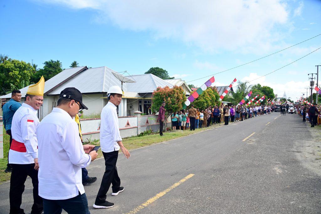  Jokowi Targetkan Jalan Lingkar Karakelang sudah Beraspal pada 2024