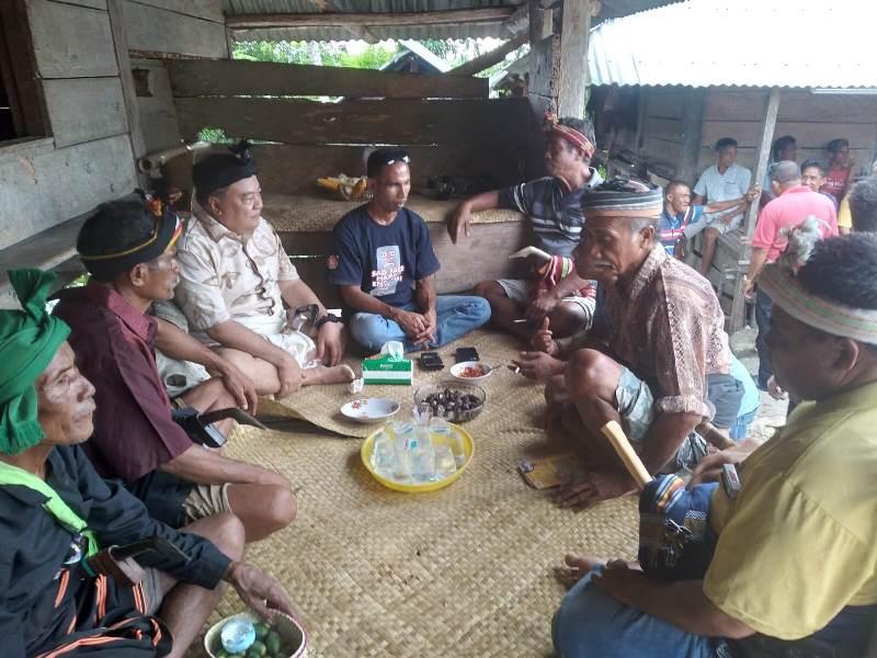  Sumba Buat Kagum Frans Go, dari Berbalut Kain Sumba, Makan Adat hingga Jadi Warga Kampung Adat Padangi Rowa