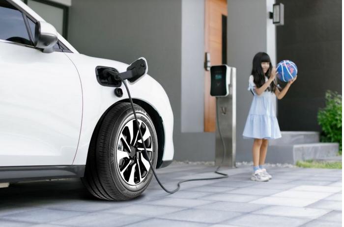  Tips Memilih Ban untuk Mobil Listrik