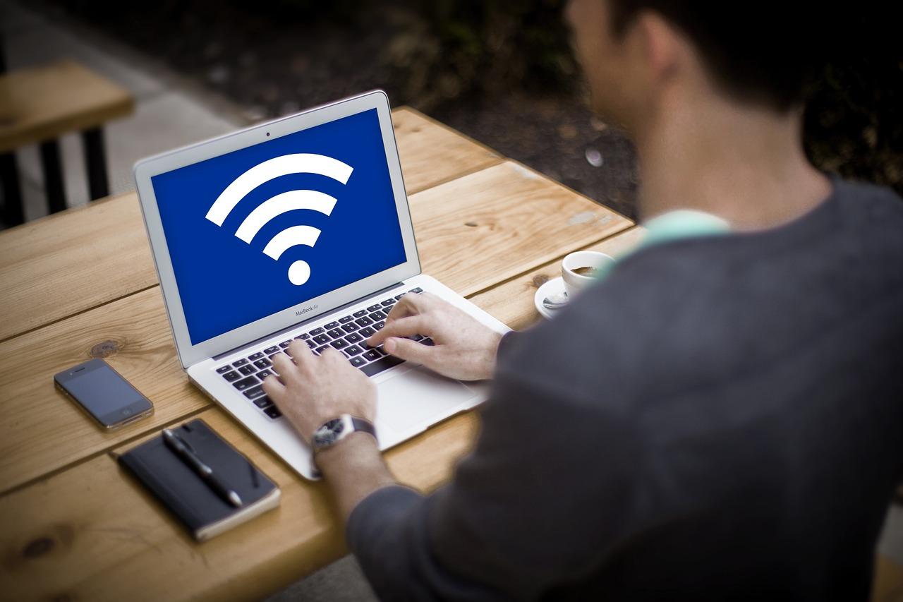  Hati-Hati Gunakan Wifi Public, Simak Tips untuk Lindungi Data Pribadi!