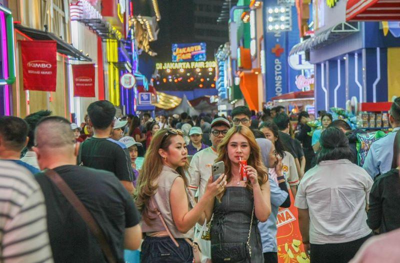  Hari Terakhir, Warga Padati Jakarta Fair Kemayoran 2024 
