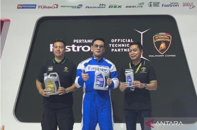  Rifat Sungkar dan Denny Sumargo Bagikan Tips Pilih Oli Mobil