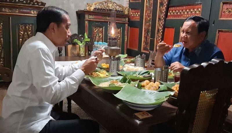  Presiden Prabowo Bertemu Jokowi di Angkringan Solo 