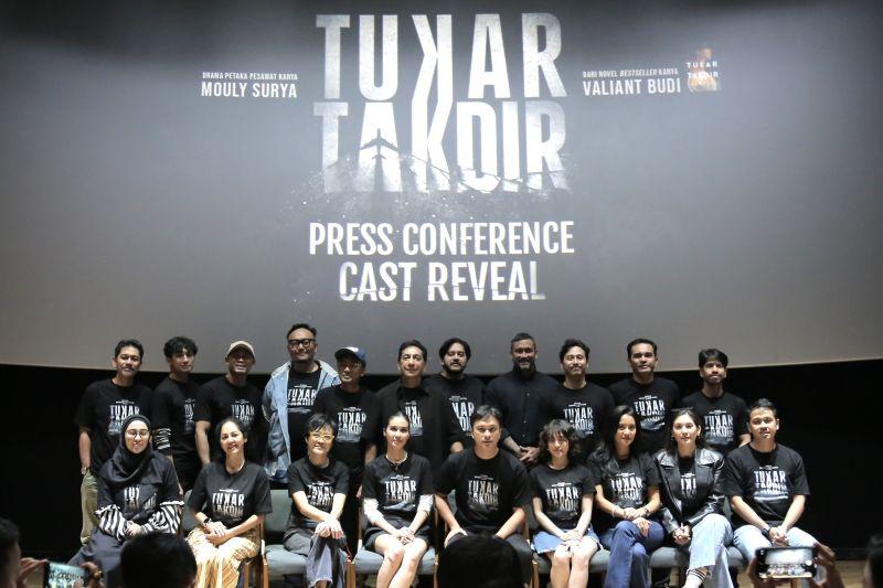  Nicholas Saputra dan Marsha Timothy Bertemu di Film Tukar Takdir