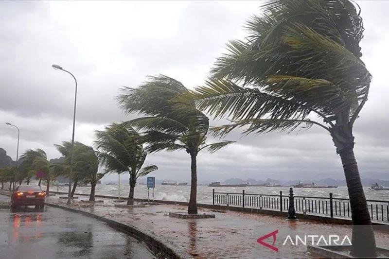  Topan Man-yi Ganggu Operasi Penerbangan di Filipina