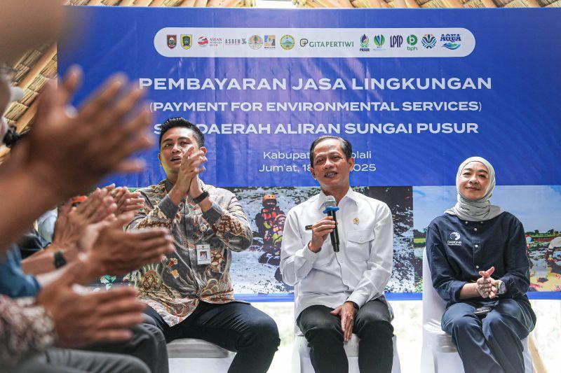  KLH Luncurkan Peraturan Pembayaran Jasa Lingkungan Hidup yang Ubah Nasib Penjaga Konservasi