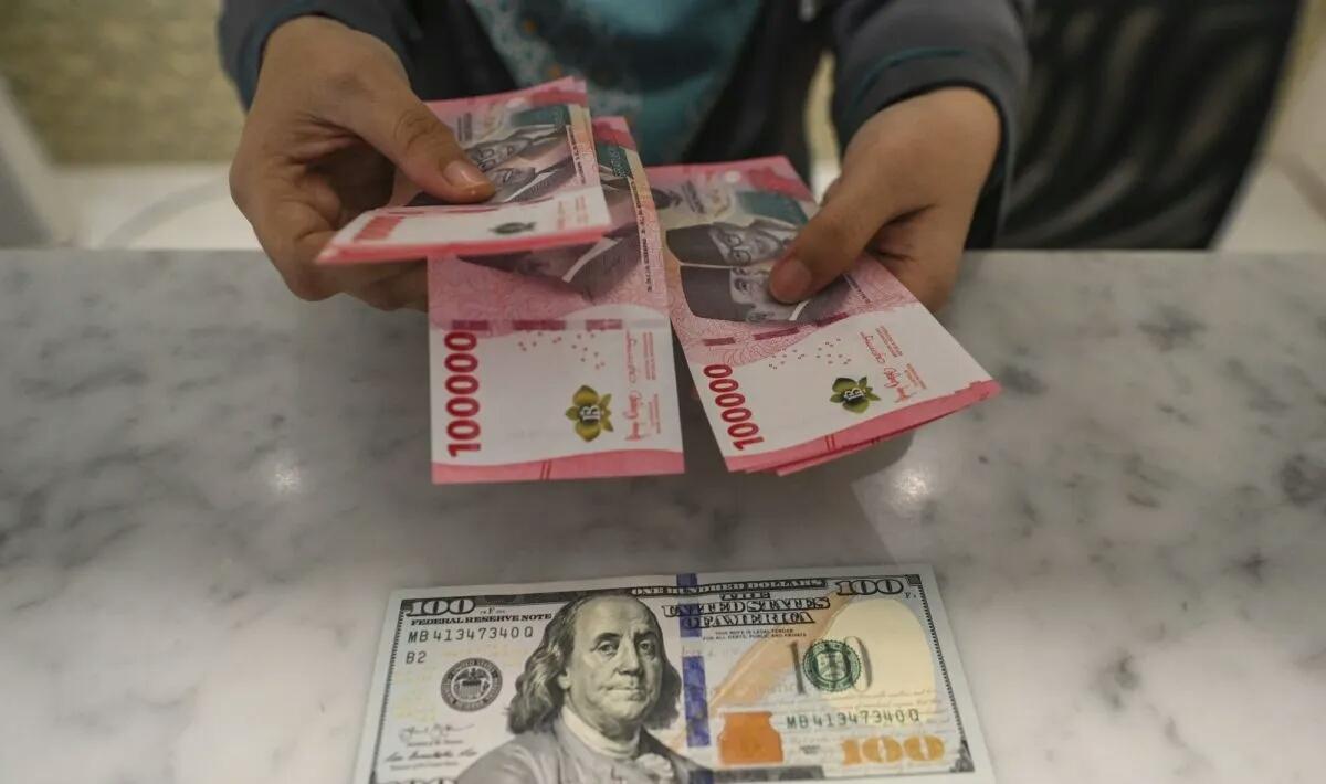  Nilai Tukar Rupiah Menguat di Awal Perdagangan Jumat, Ini Faktor Pemicunya